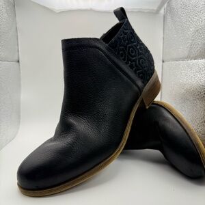 Women's Toms Boots - Black/Brown - 7.5